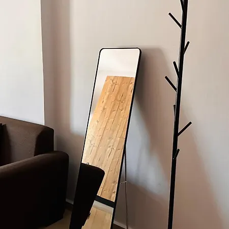 Apartment Black Flox Drama